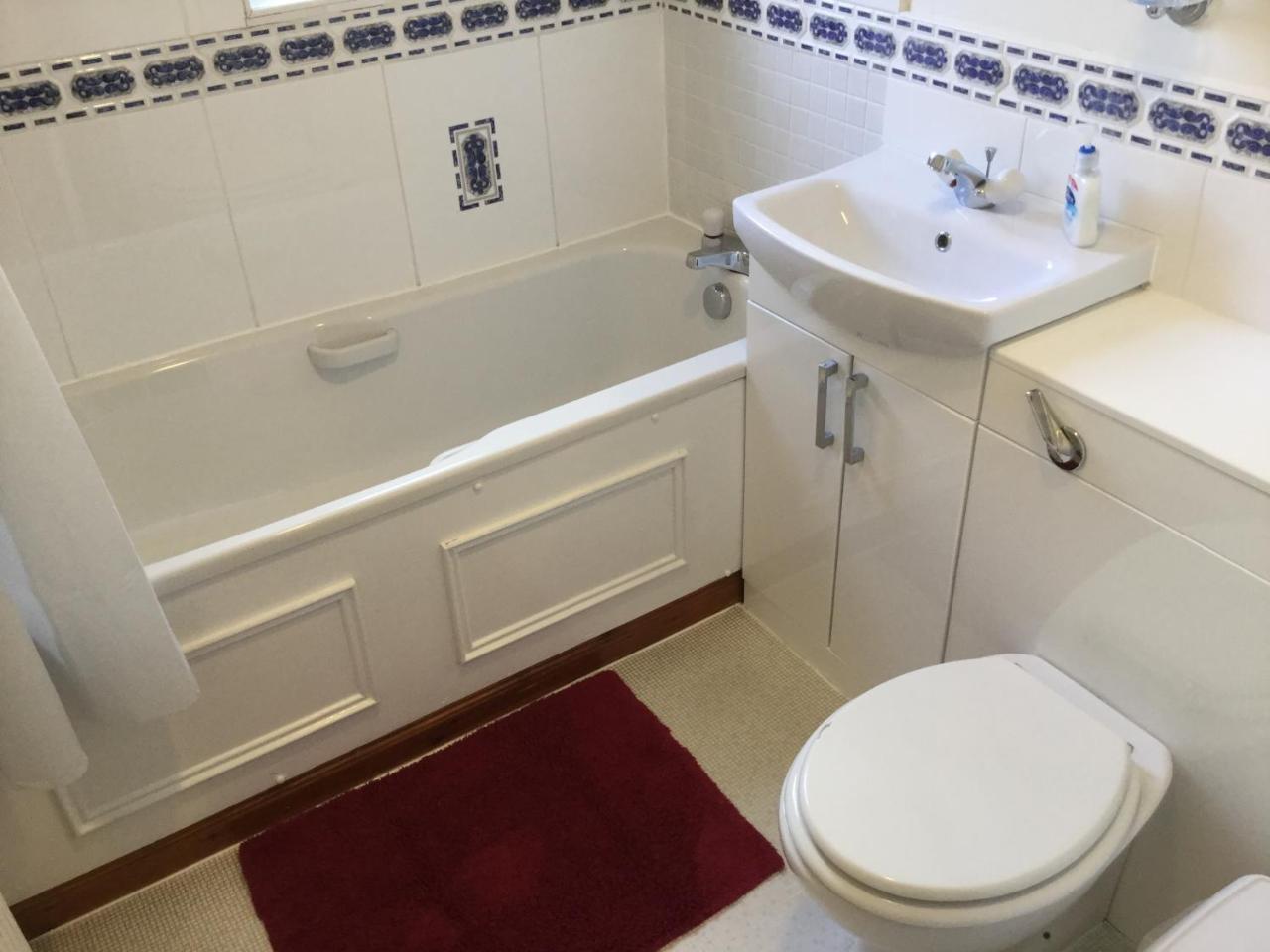 Two-Bedroom Apartment - Golf View Free Parking Инвернесс Экстерьер фото