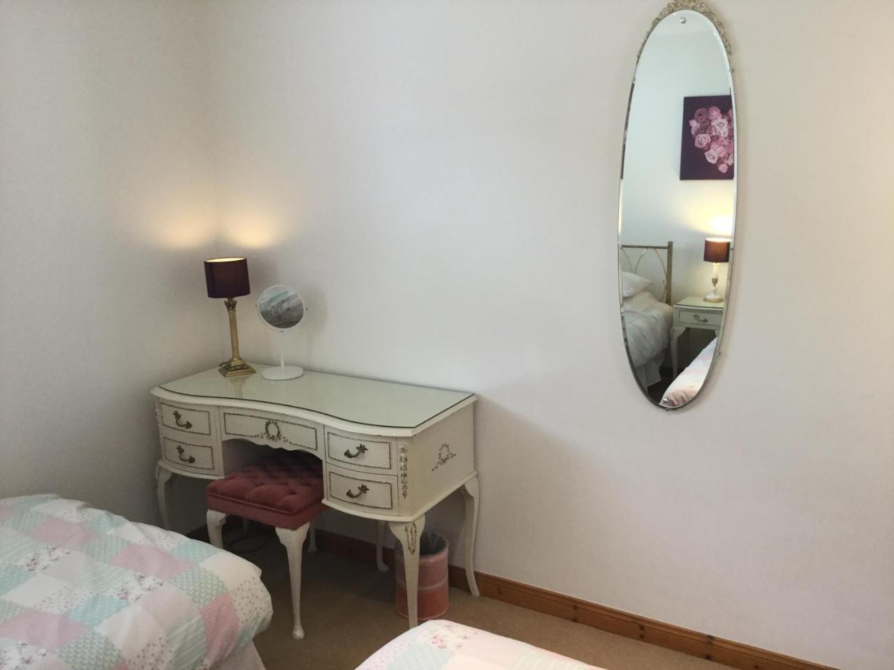 Two-Bedroom Apartment - Golf View Free Parking Инвернесс Экстерьер фото