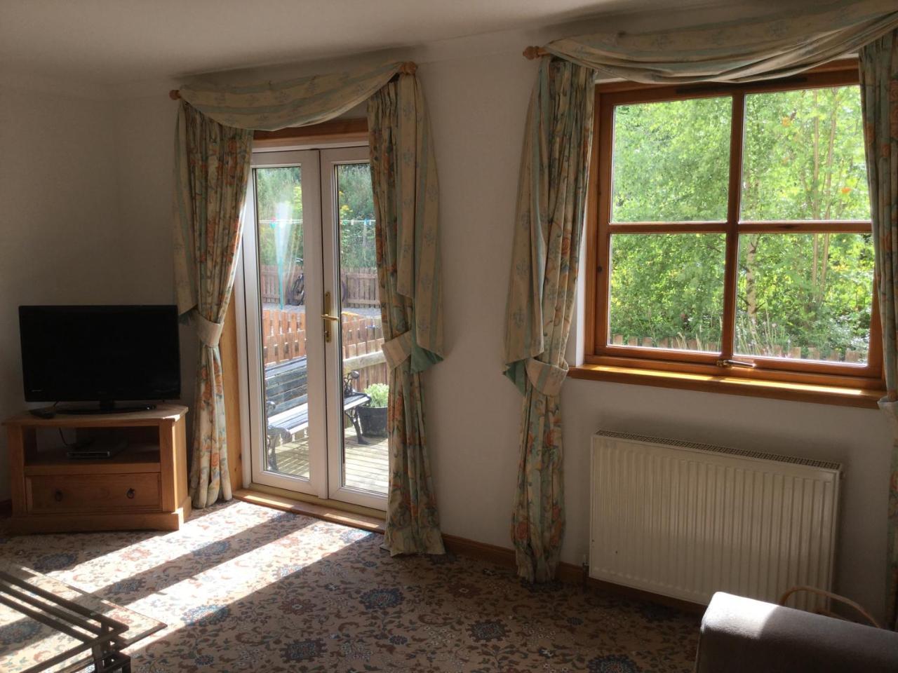 Two-Bedroom Apartment - Golf View Free Parking Инвернесс Экстерьер фото